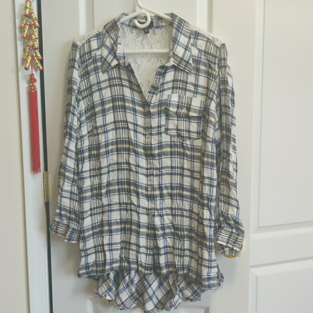 Jessica Simpson button down